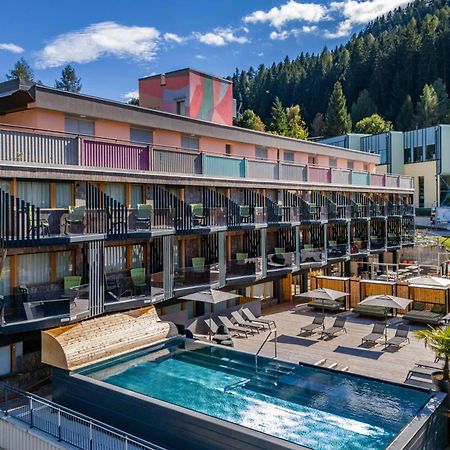 Ravelli Sporting Hotel Mezzana  Exterior photo