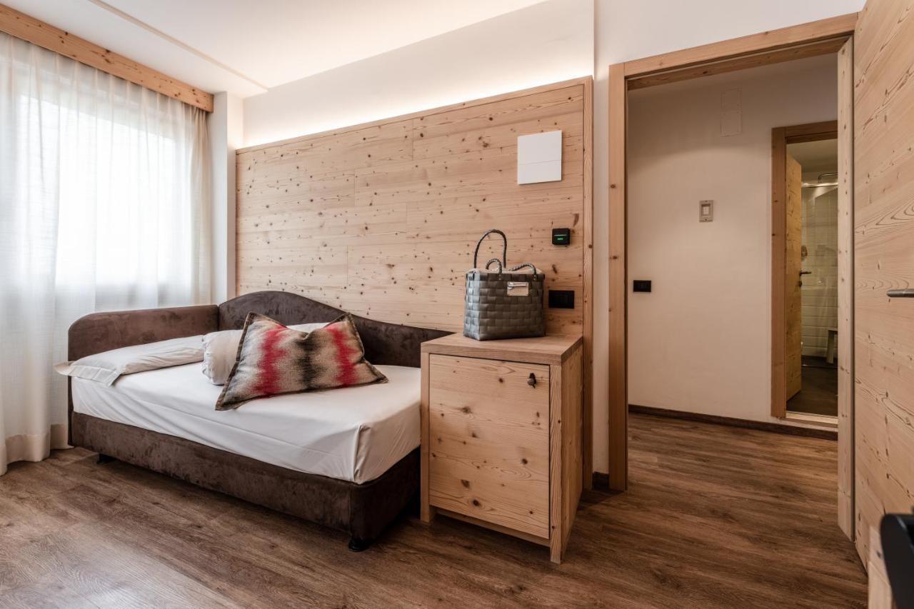 Ravelli Sporting Hotel Mezzana  Exterior photo
