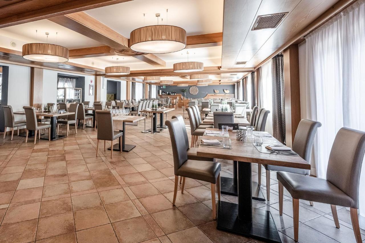 Ravelli Sporting Hotel Mezzana  Exterior photo