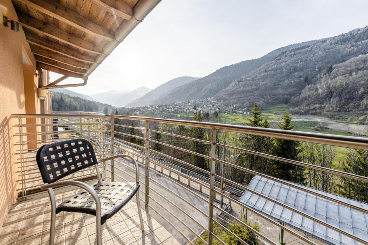 Ravelli Sporting Hotel Mezzana  Exterior photo
