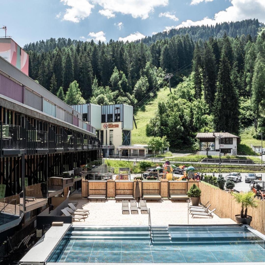 Ravelli Sporting Hotel Mezzana  Exterior photo