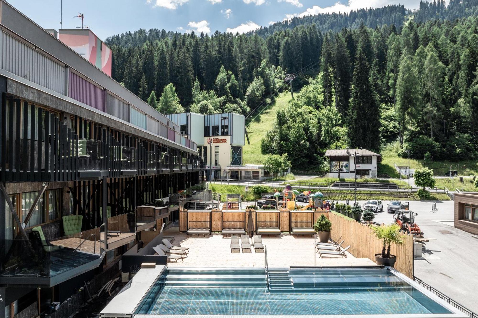Ravelli Sporting Hotel Mezzana  Exterior photo