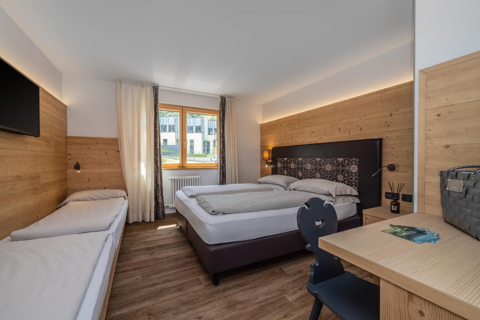 Ravelli Sporting Hotel Mezzana  Exterior photo