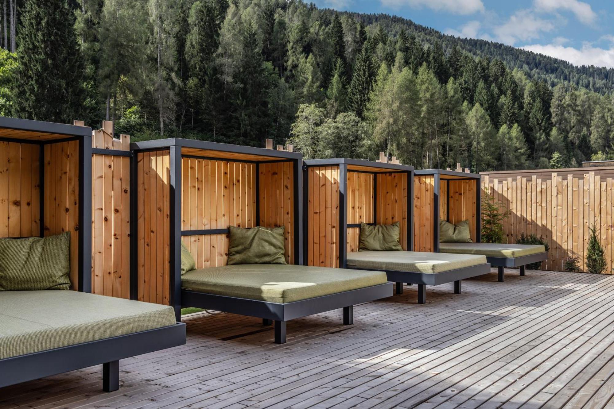 Ravelli Sporting Hotel Mezzana  Exterior photo