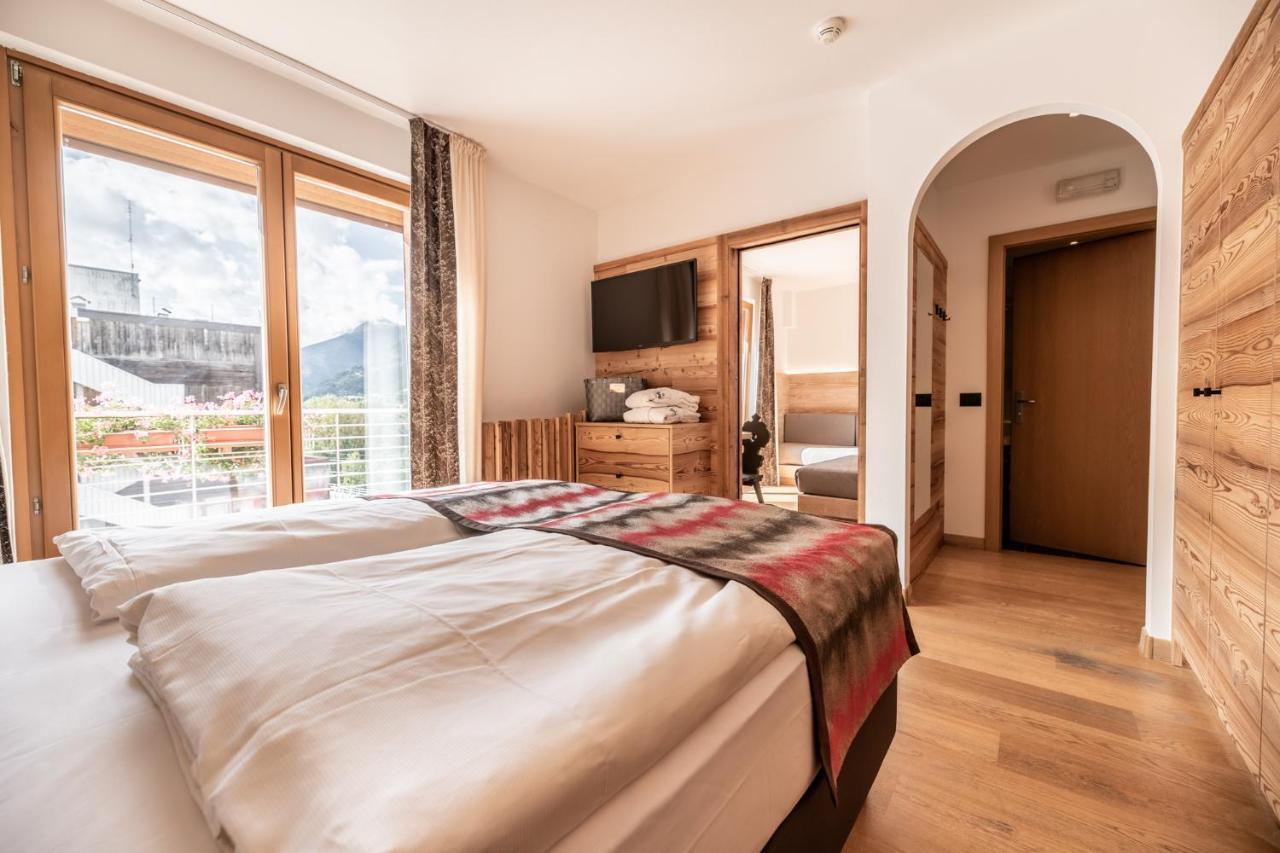 Ravelli Sporting Hotel Mezzana  Exterior photo