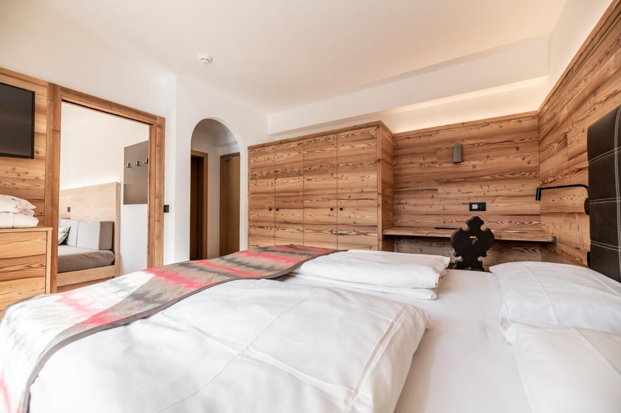 Ravelli Sporting Hotel Mezzana  Exterior photo